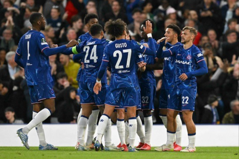 chelsea-lap-ky-luc-buon-voi-khoan-lo-chua-tung-co